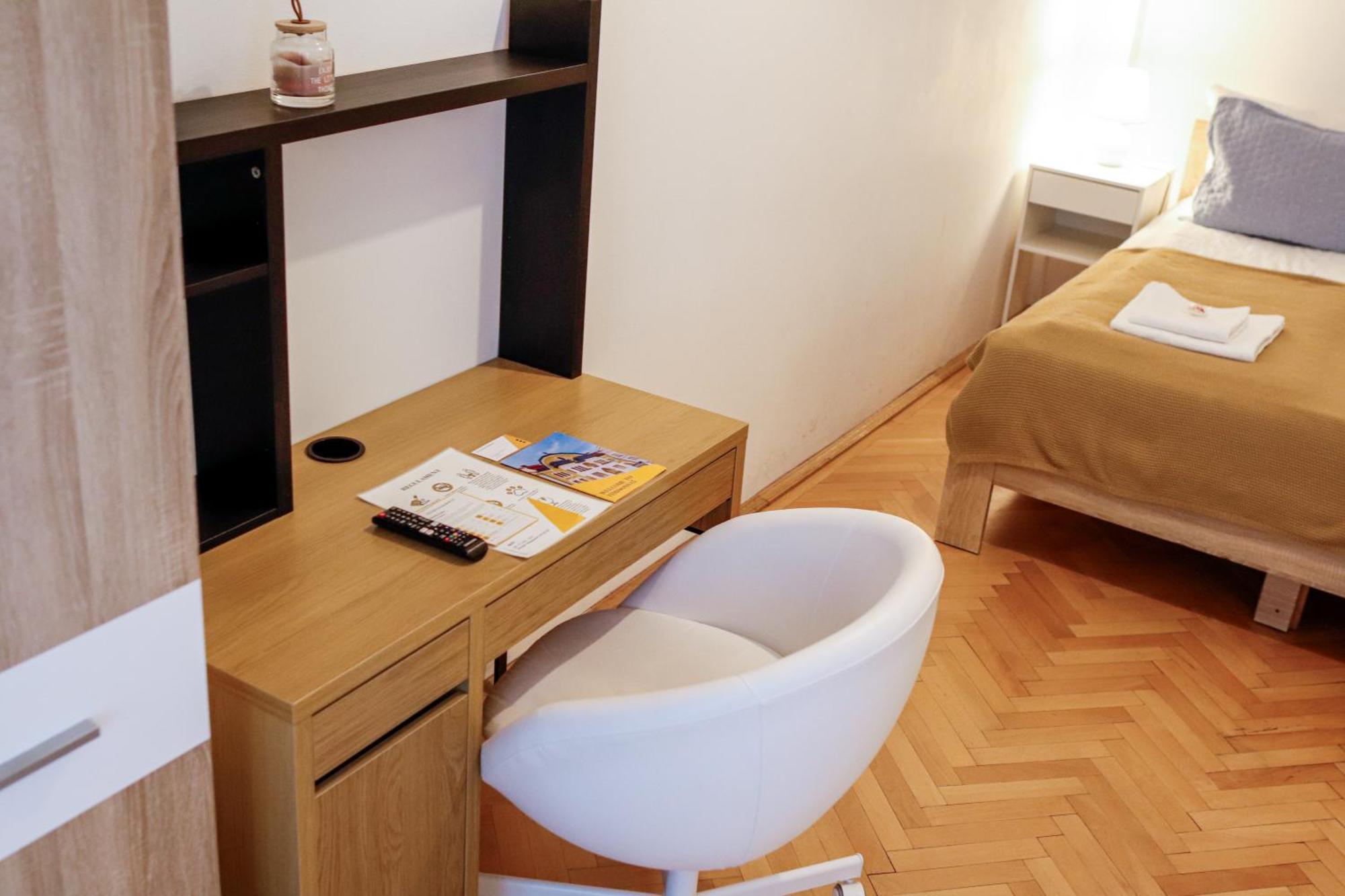 Neuhausz Residenz Ultra-Central Apartment ทิมิชัวรา ภายนอก รูปภาพ