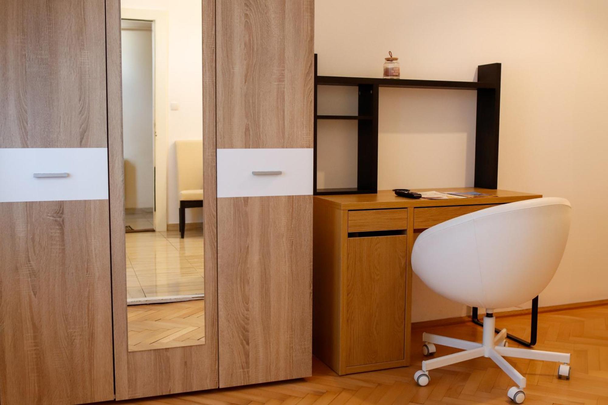 Neuhausz Residenz Ultra-Central Apartment ทิมิชัวรา ภายนอก รูปภาพ