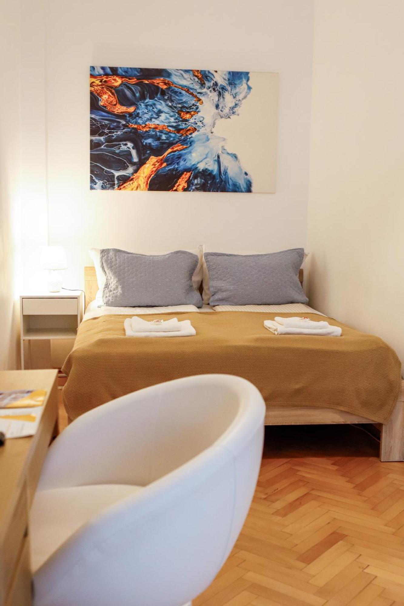Neuhausz Residenz Ultra-Central Apartment ทิมิชัวรา ภายนอก รูปภาพ